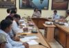 जिला कलक्टर ने ली राजस्व अधिकारियों की बैठक