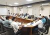 जिला स्तरीय अधिकारियों की समीक्षा बैठक में संभागीय आयुक्त ने दिए अधिकारियों को दिशा निर्देश