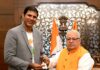 राज्यपाल श्री मिश्र से पैरालंपिक श्री देवेन्द्र झाझड़िया ने मुलाकात की