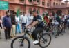 साइकिल रैली निकाल दिया मतदाता सूची में नाम जुड़वाने का संदेश : संभागीय आयुक्त ने साइकिल धावकों के साथ की साइक्लिंग, जिला निर्वाचन अधिकारी ने दिखाई हरी झंडी