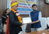 तहसीलदार सुरेंद्र कुमार की सेवानिवृत्त पर जिला कलेक्टर ने किया अभिनंदन