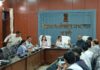 टीमवर्क के रूप में संपन्न करवाने हैं चुनाव : कलेक्टर