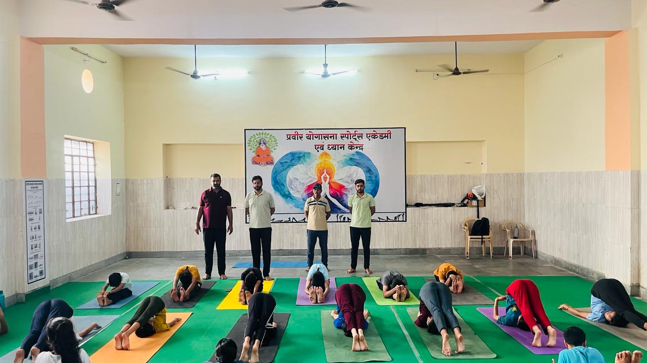 शिक्षा विभाग के ग्रीष्म ग्रीष्मकालीन योग प्रशिक्षण शिविर की शुरुआत