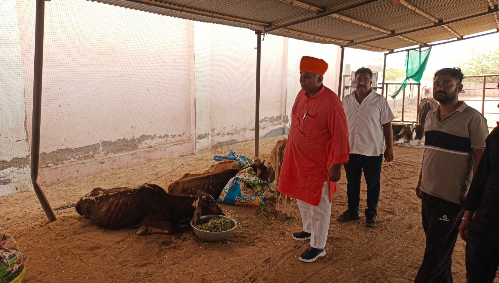 विधायक श्री जेठानंद व्यास ने कांजी हाउस में देखी व्यवस्थाएं, सुधार पर जताया संतोष