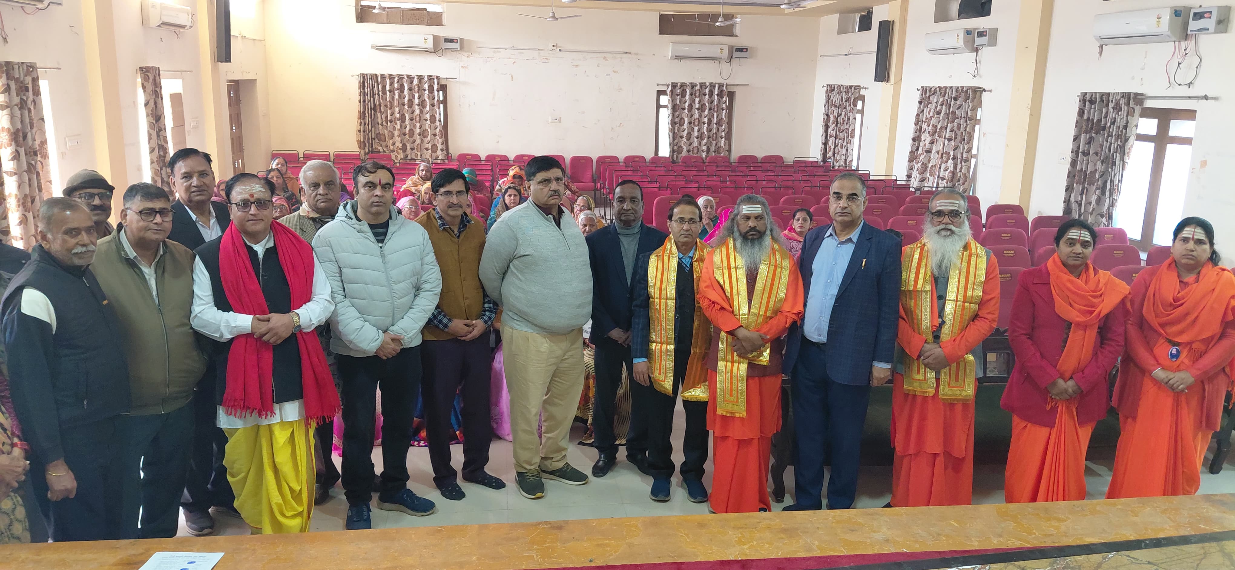वित्तीय सहायता पाकर खिल उठे धूमावती माताओं के चेहरे